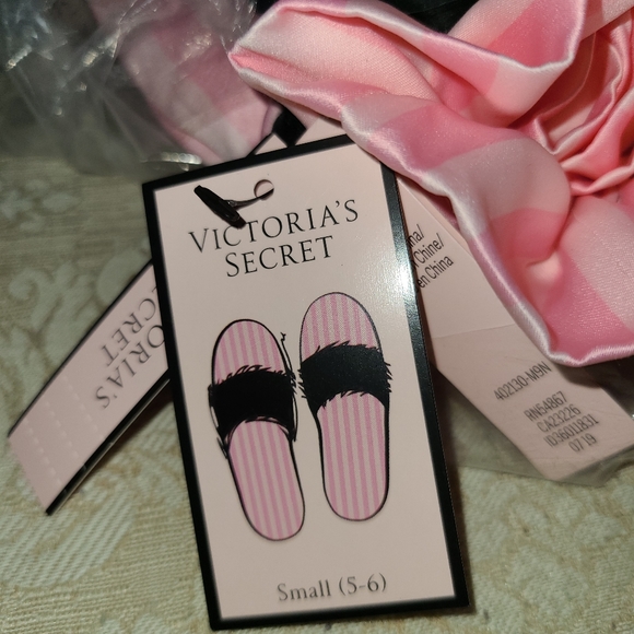 VICTORIA'S SECRET Slipper Pink Stripes w/ Bag - small - Picture 4 of 4